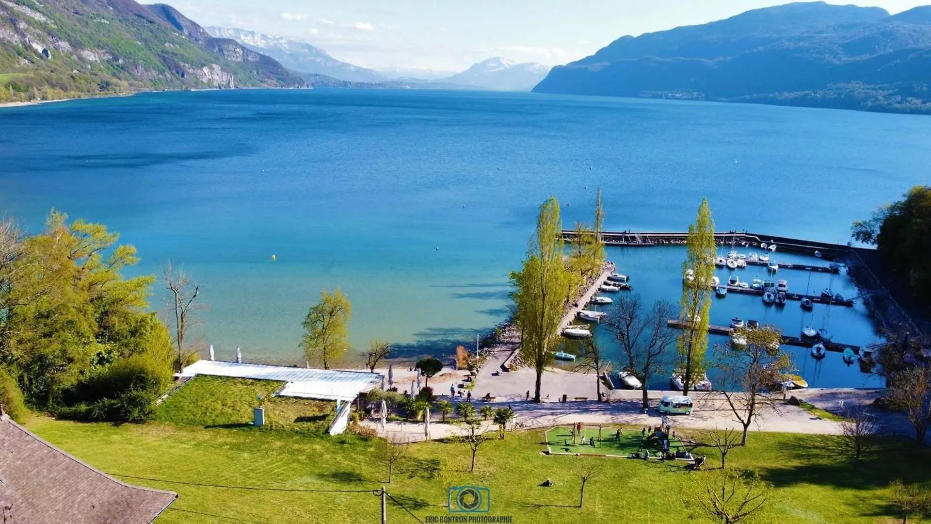 Villa Vue Lac -3 Chambres Jardin-Proche Du Lac Et Du Centre-Ville , 2 Places Parking Mouxy